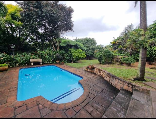 6 BEDROOM HOUSE FOR SALE IN MEER EN SEE